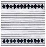 Safavieh Montauk 6'-0" x 6'-0" Rug in Black / Ivory