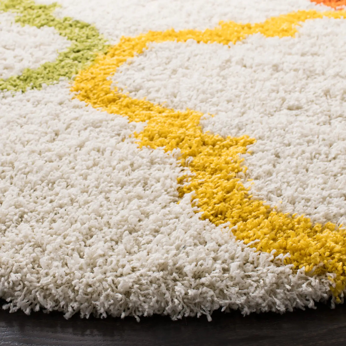 Safavieh Sgk-Shag Kids 5'-3" x 5'-3" Rug in Ivory / Multi