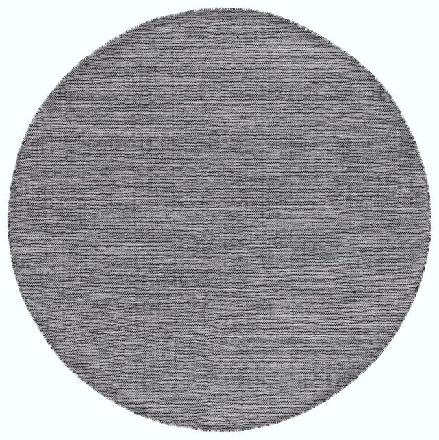 Safavieh Montauk 6'-0" x 6'-0" Rug in Black / Ivory