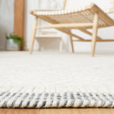 Safavieh Martha Stewart 4'-0" x 6'-0" Rug in Ivory