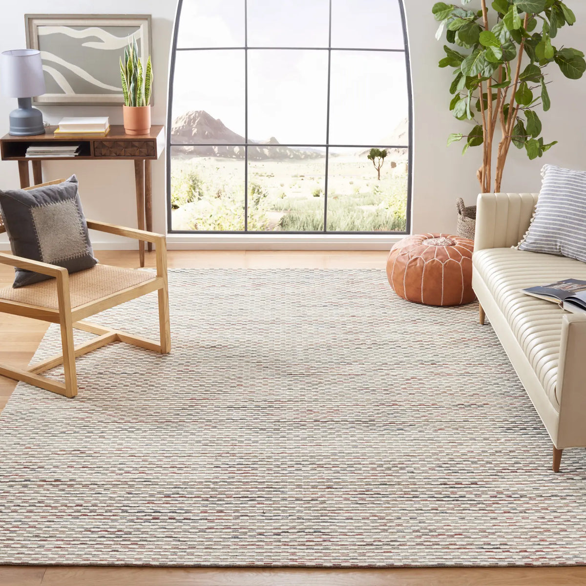 Safavieh Marbella 6'-0" x 9'-0" Rug in Beige / Rust