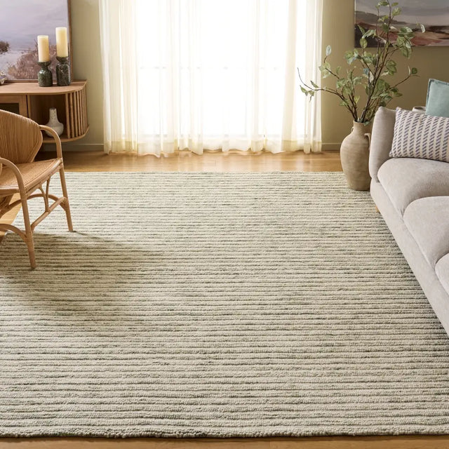Safavieh Ebony 8'-0" x 10'-0" Rug in Light Green / Ivory