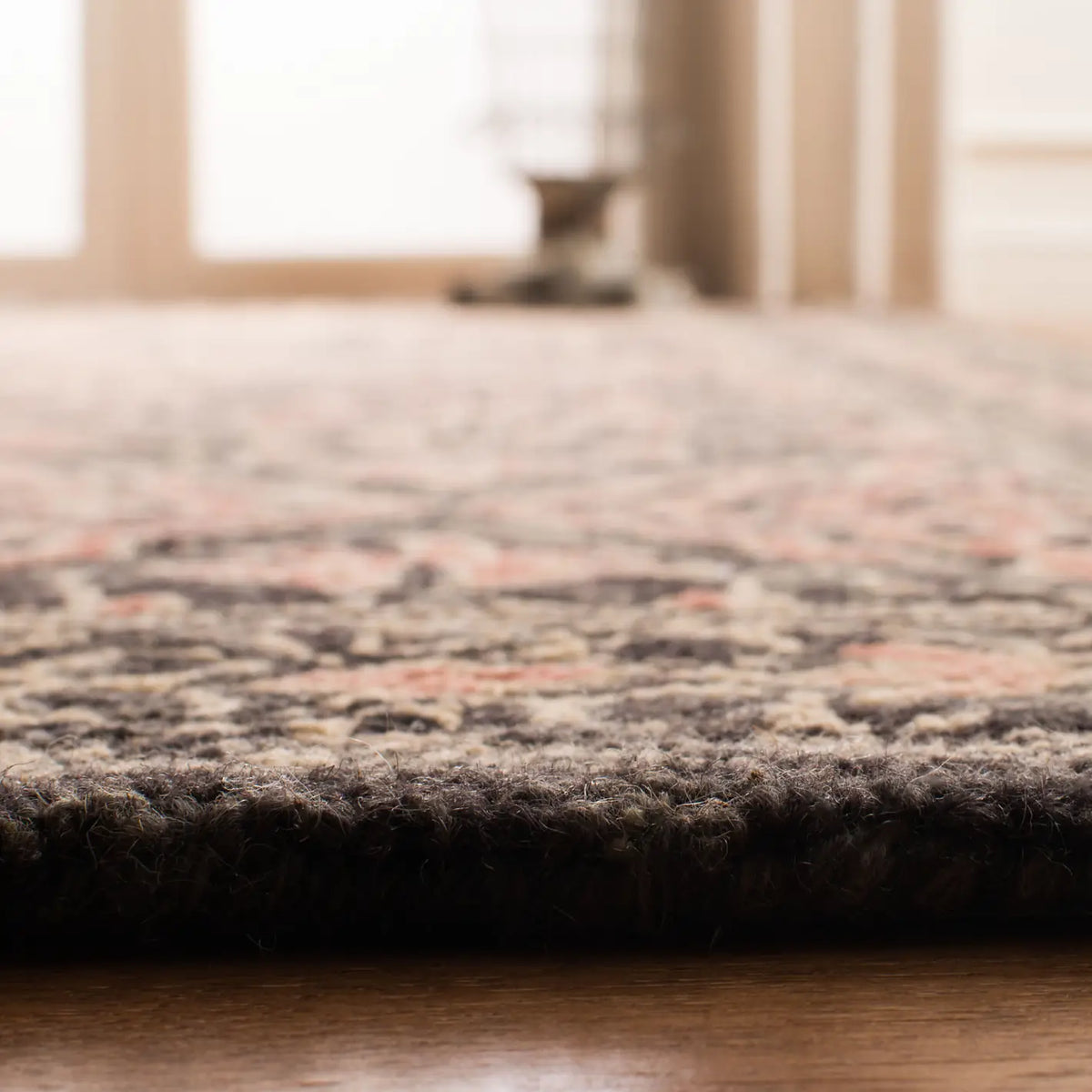 Safavieh Trace 4'-0" x 6'-0" Rug in Black / Red