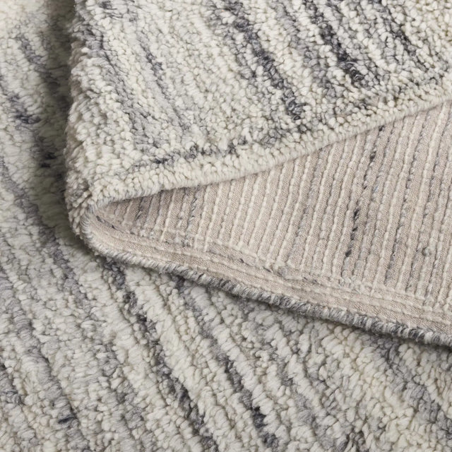 Safavieh Vermont 4'-0" x 6'-0" Rug in Ivory / Grey