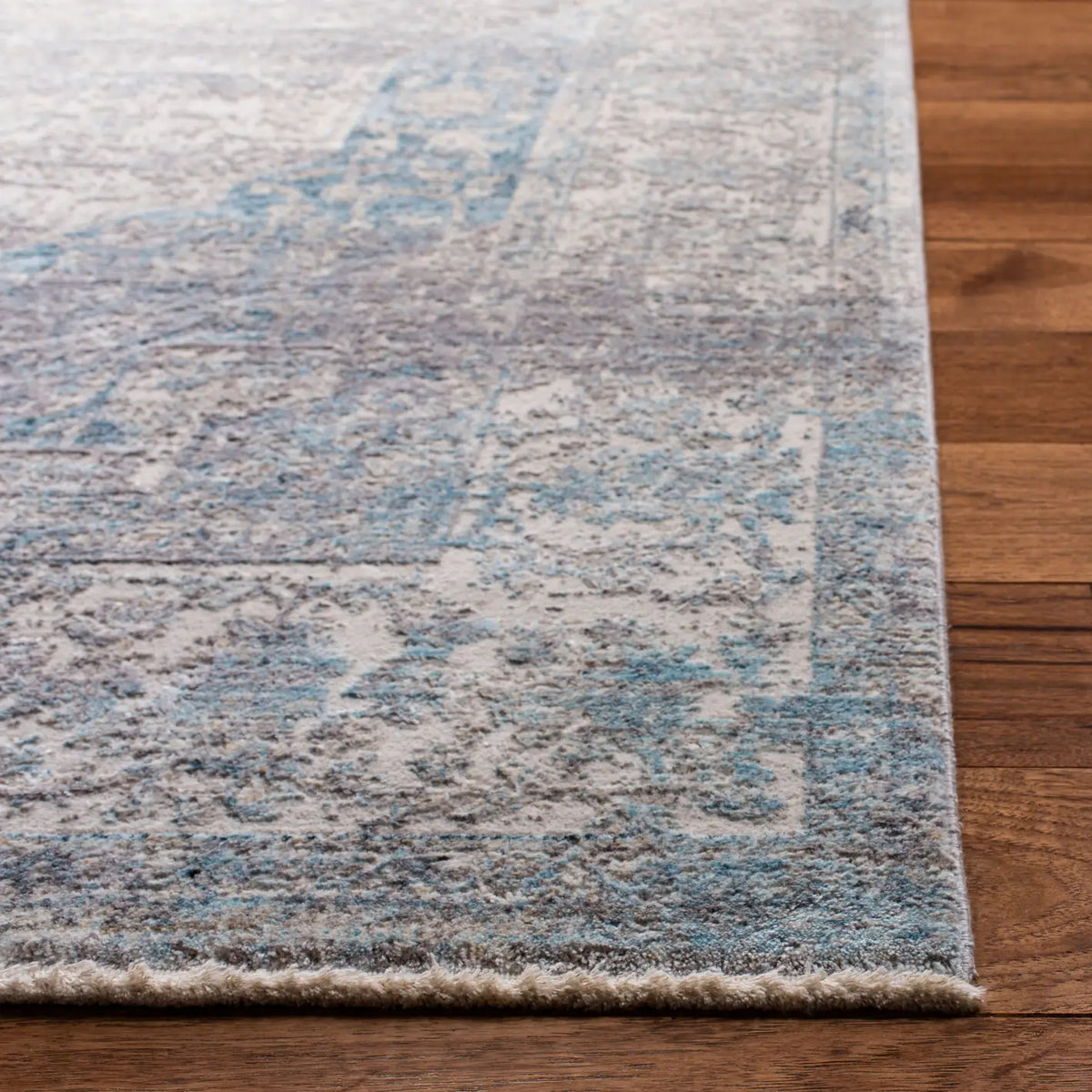 Safavieh Dream 4'-0" x 6'-0" Rug in Grey / Aqua
