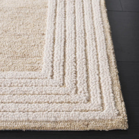 Safavieh Ebony 4'-0" x 6'-0" Rug in Beige / Ivory