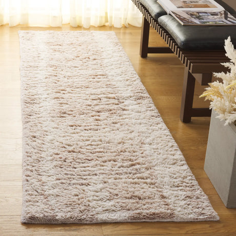 Safavieh Vermont 2'-3" x 8'-0" Rug in Beige / Ivory