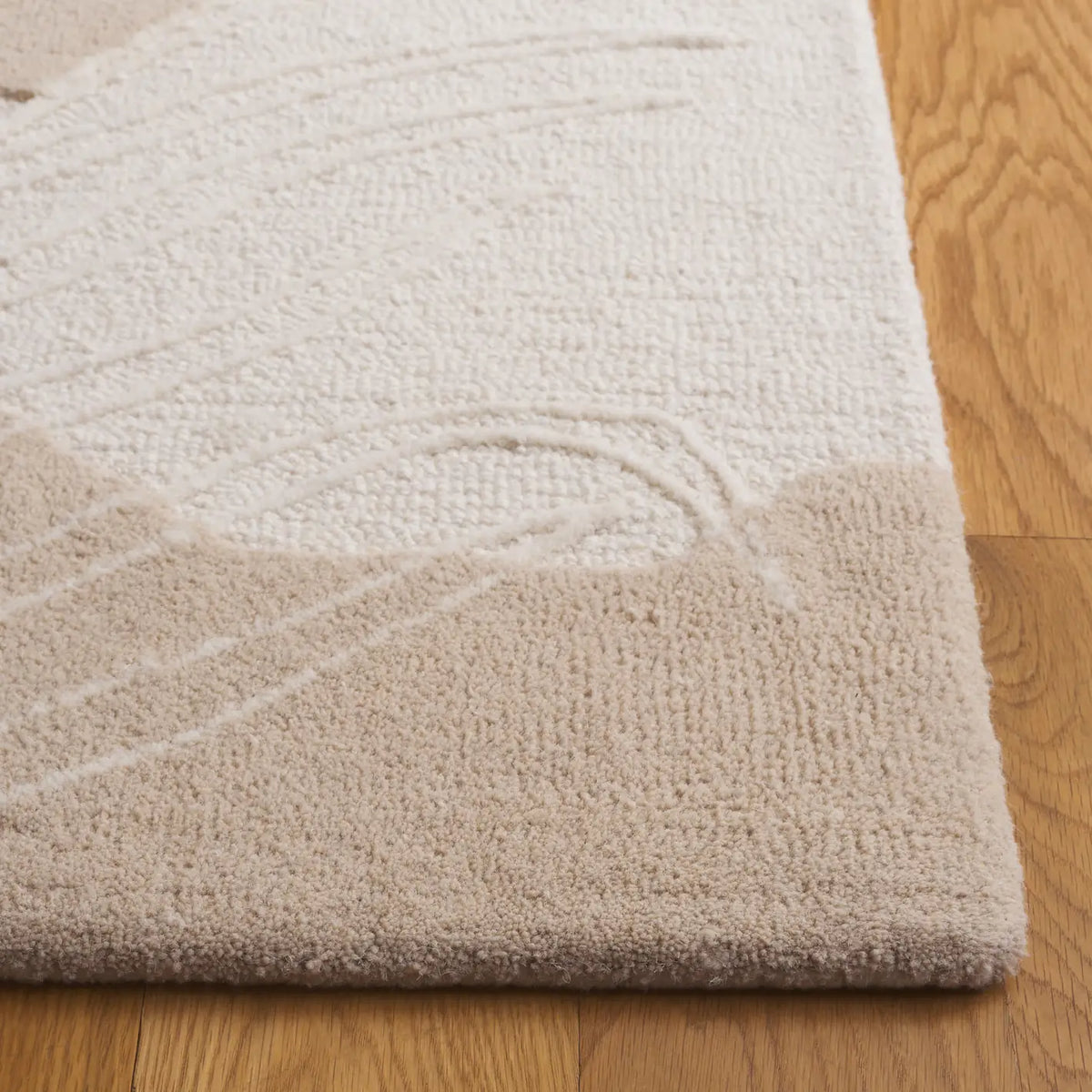 Safavieh Mykonos 4'-0" x 6'-0" Rug in Ivory / Beige