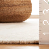 Safavieh Kilim 4'-0" x 6'-0" Rug in Taupe / Ivory