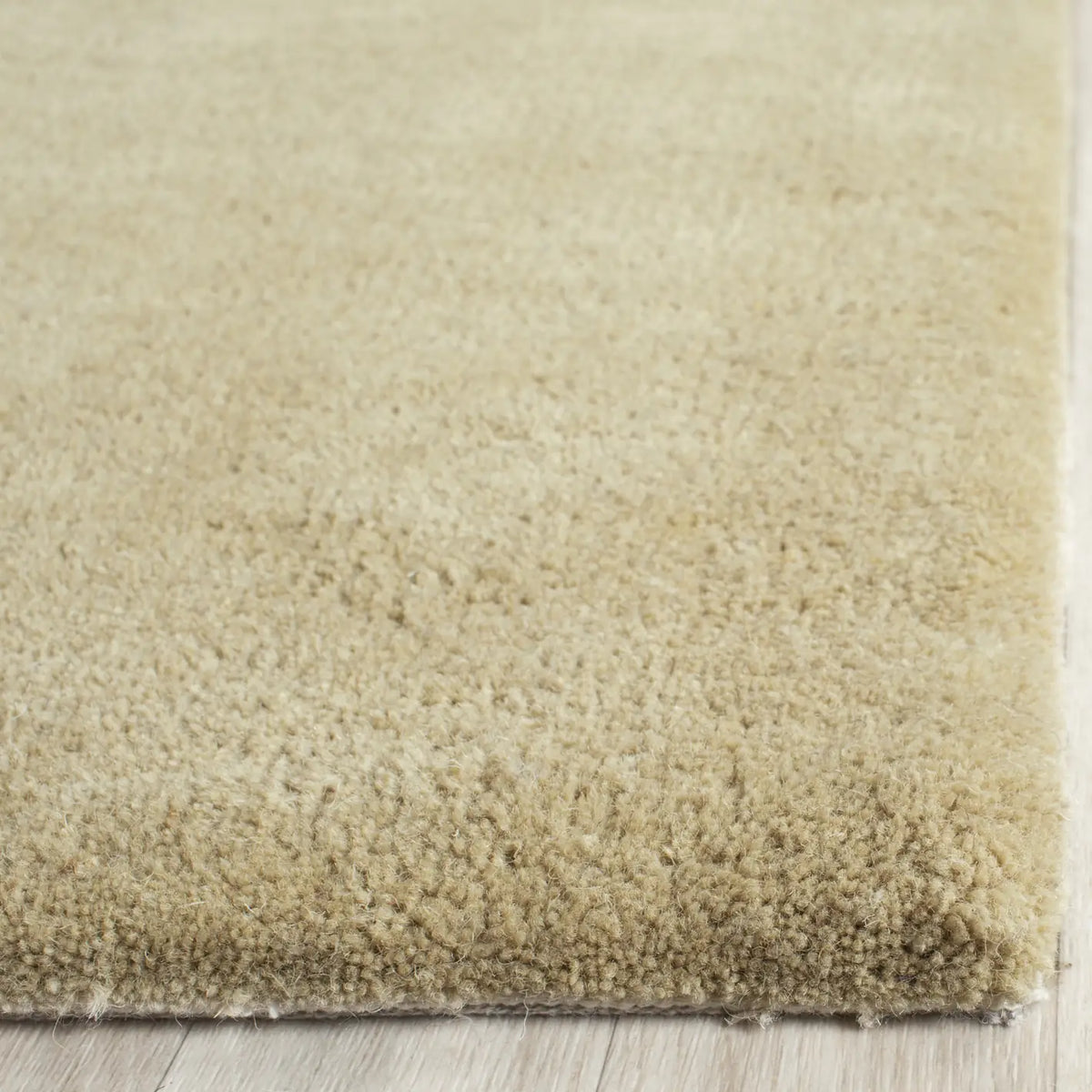 Safavieh Soho 9'-6" x 13'-6" Rug in Sage