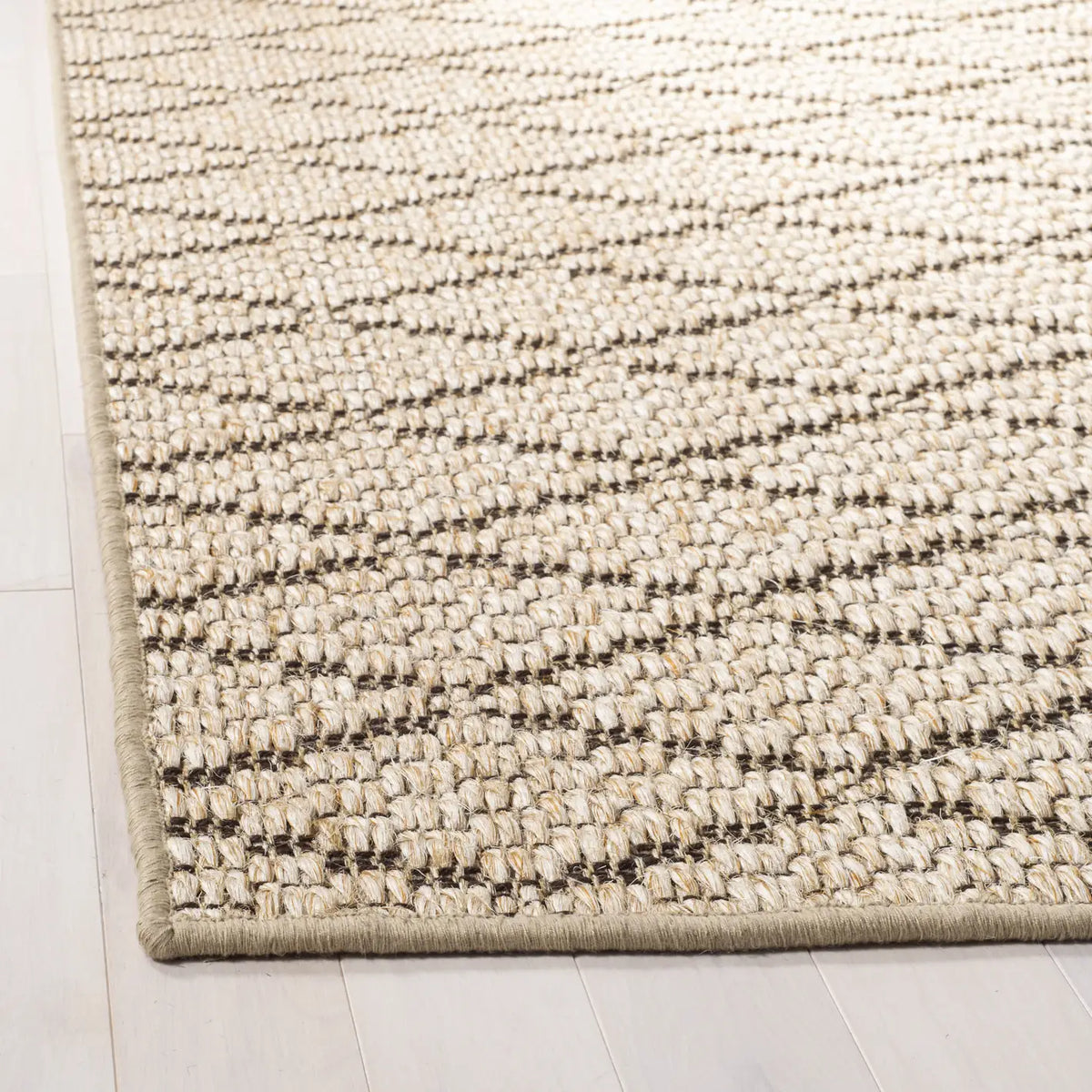 Safavieh Palm Beach 5'-0" x 8'-0" Rug in Beige / Brown