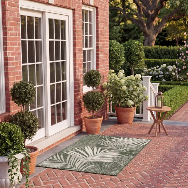 Safavieh Beach House 3'-0" x 5'-0" Rug in Green / Ivory