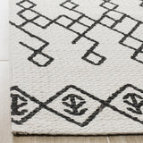 Safavieh Cedar Brook 5'-0" x 8'-0" Rug in Ivory / Black