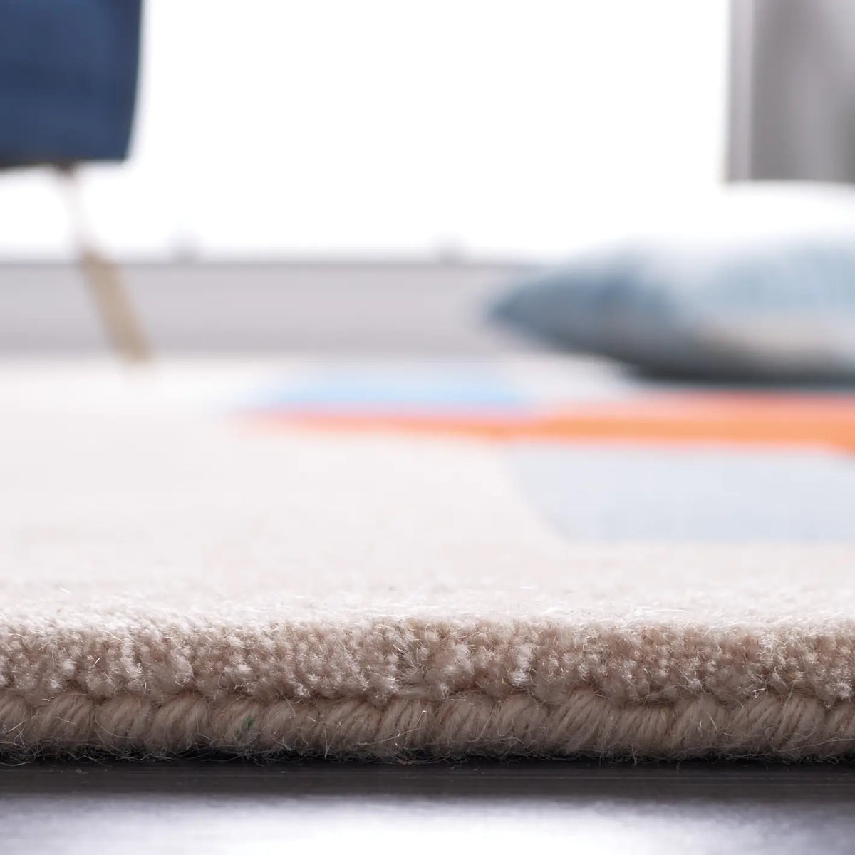 Safavieh Fifth Avenue 5'-0" x 8'-0" Rug in Beige / Blue