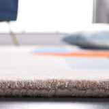 Safavieh Fifth Avenue 5'-0" x 8'-0" Rug in Beige / Blue