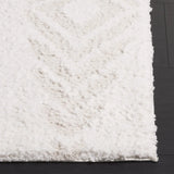 Safavieh Rumi Shag 4'-0" x 6'-0" Rug in Ivory / Light Beige