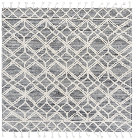 Safavieh Casablanca 7'-0" x 7'-0" Rug in Grey / Ivory