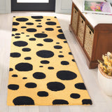 Safavieh Cambridge 2'-3" x 8'-0" Rug in Gold / Black