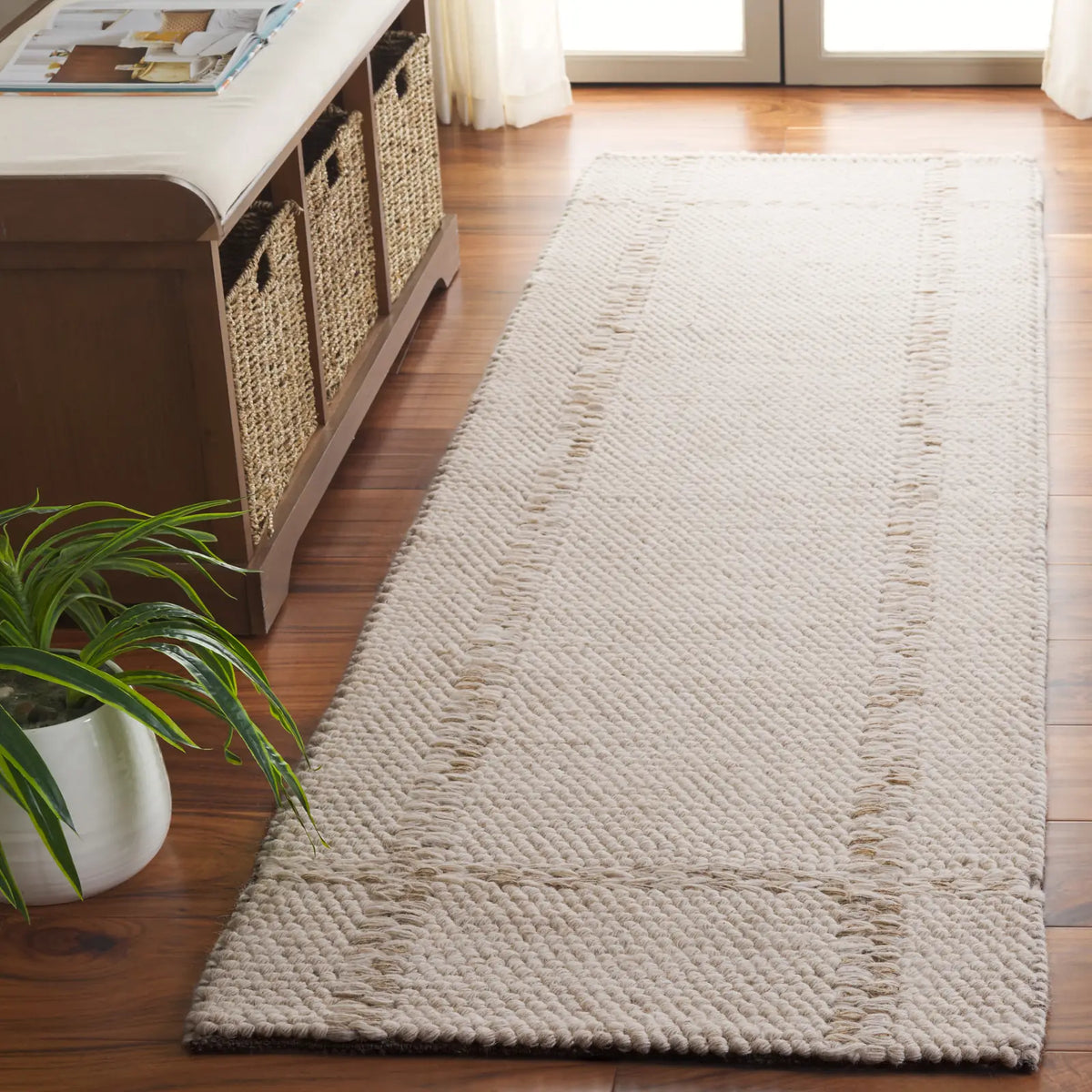 Safavieh Natura 2'-3" x 8'-0" Rug in Ivory
