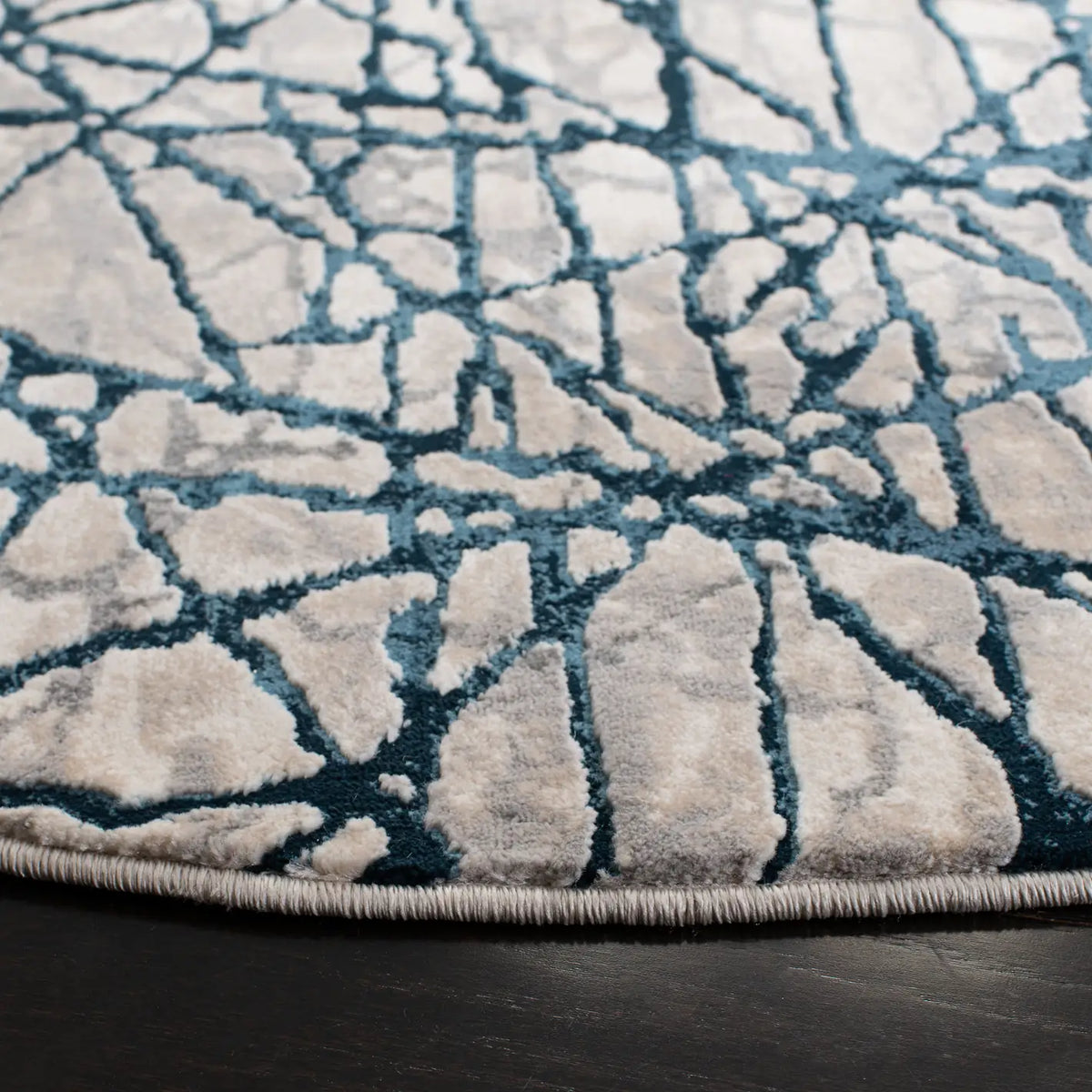 Safavieh Meadow 6'-7" x 6'-7" Rug in Navy / Ivory