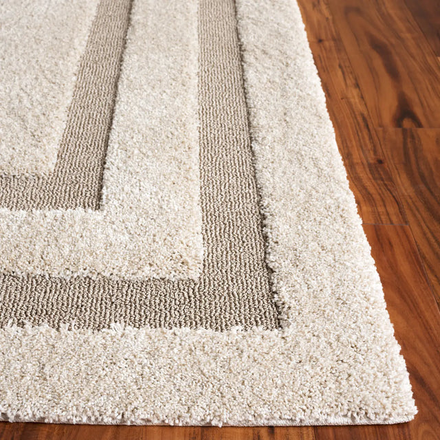 Safavieh Florida Shag 4'-0" x 6'-0" Rug in Beige / Dark Beig