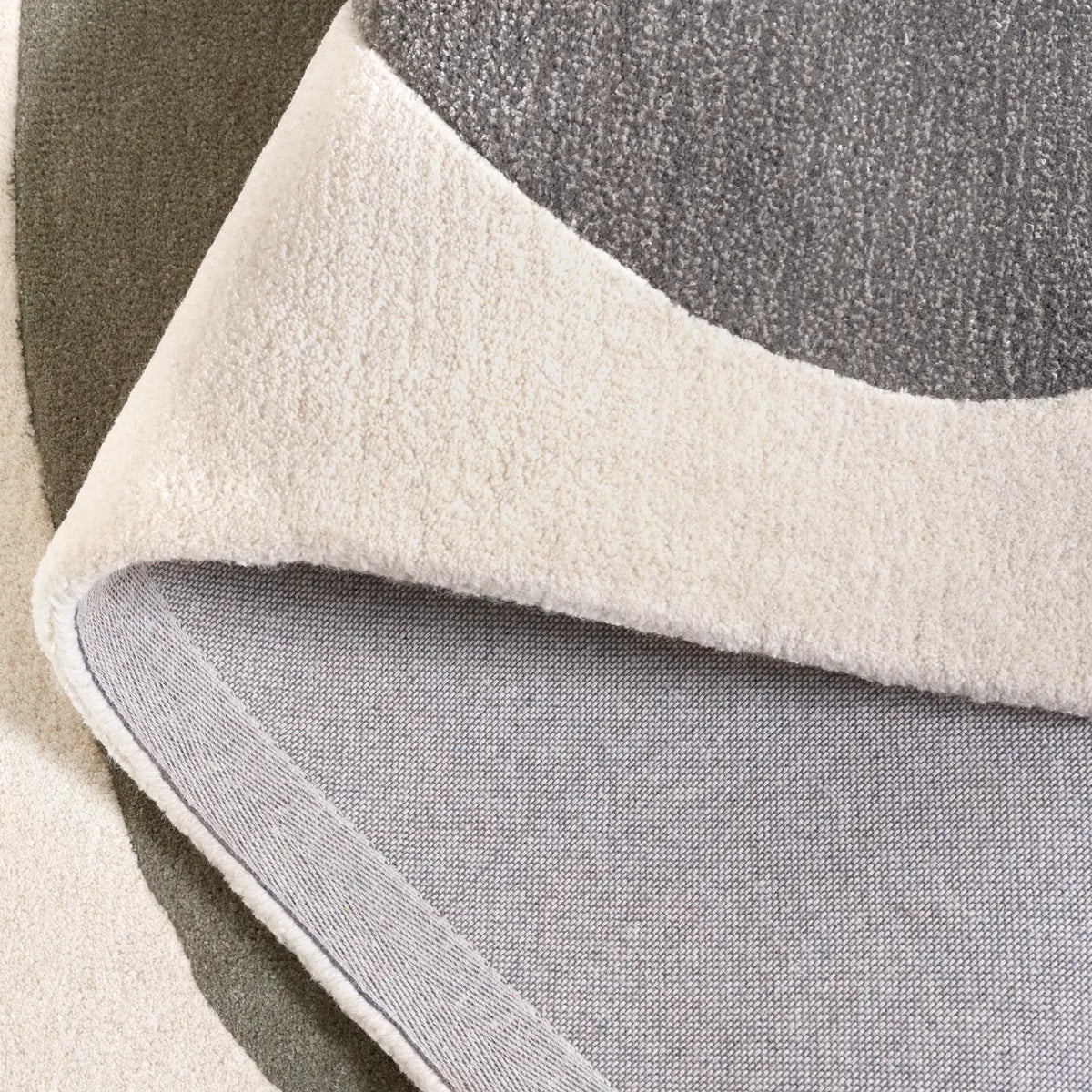 Safavieh Rodeo Drive 5'-0" x 8'-0" Rug in Ivory / Green