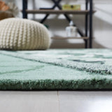 Safavieh Fifth Avenue 5'-0" x 8'-0" Rug in Green / Ivory