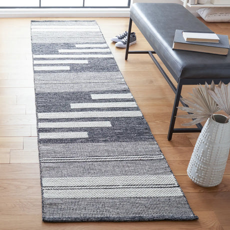 Safavieh Striped Kilim 2'-3" x 7'-0" Rug in Ivory / Black