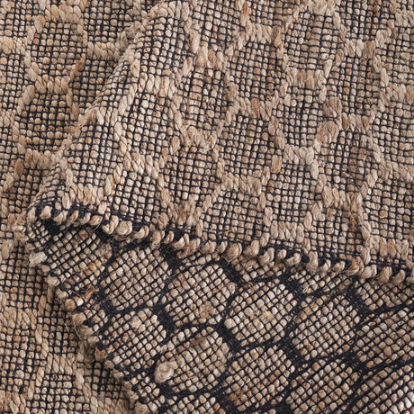 Safavieh Cape Cod 4'-0" x 6'-0" Rug in Black / Natural