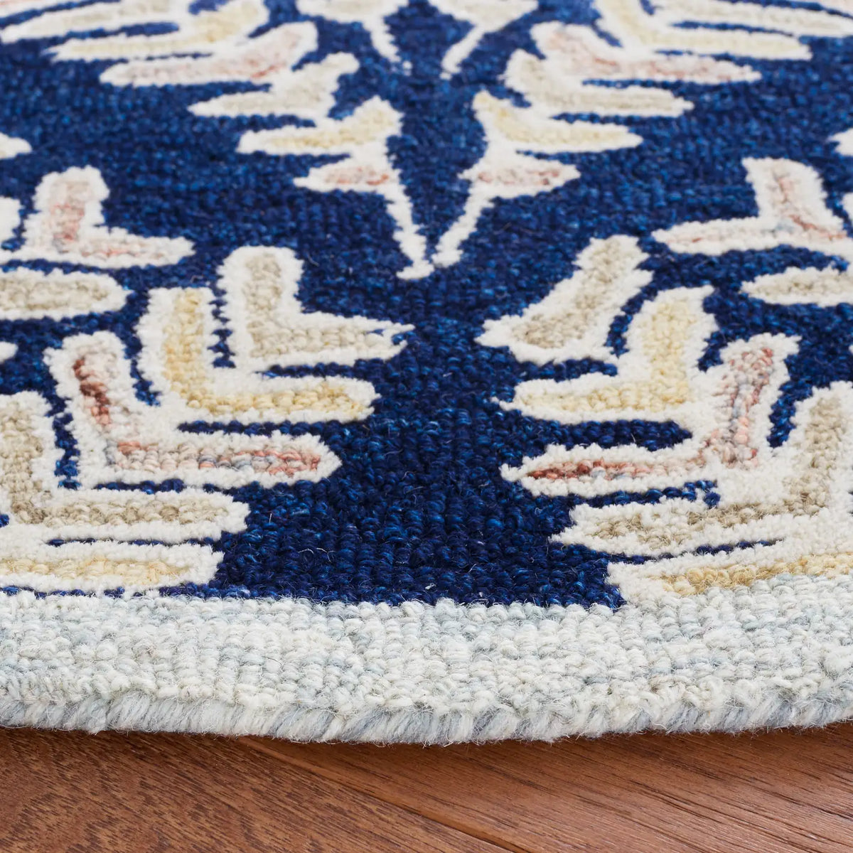 Safavieh Capri 5'-0" x 5'-0" Rug in Navy / Ivory