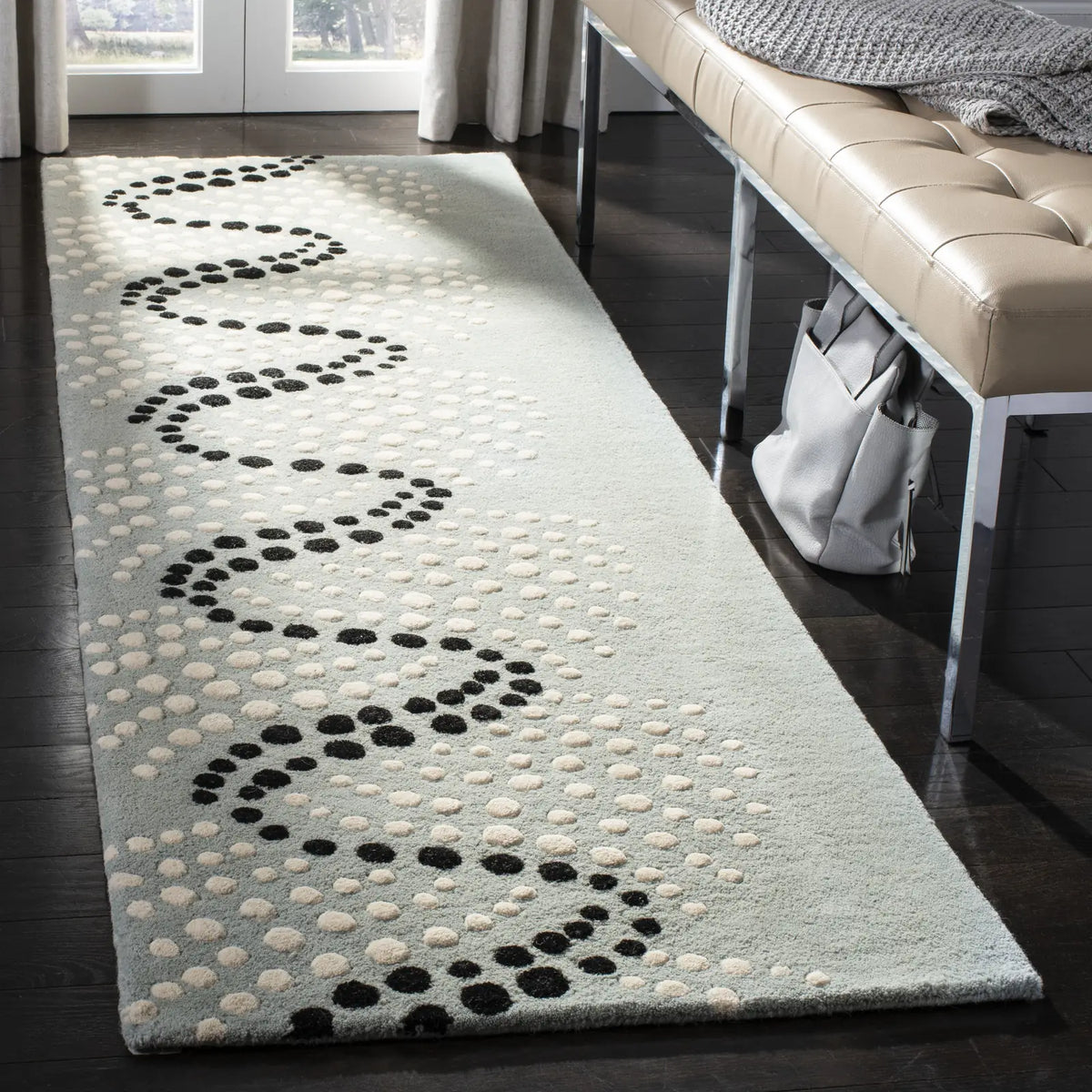 Safavieh Soho 2'-6" x 12'-0" Rug in Grey / Ivory