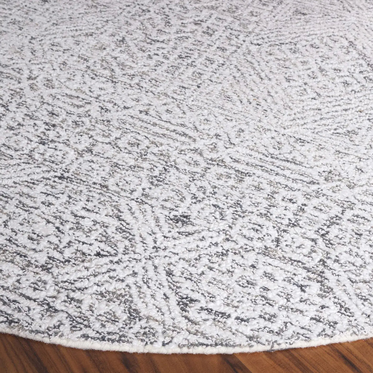 Safavieh Ebony 6'-0" x 6'-0" Rug in Grey / Ivory