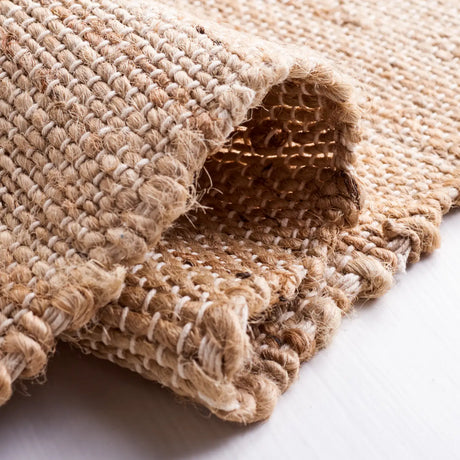 Safavieh Natura 4'-0" x 6'-0" Rug in Natural / Black