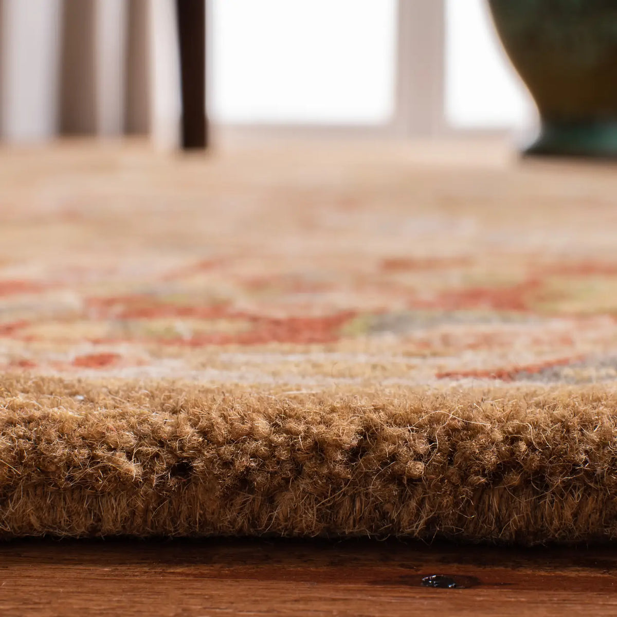 Safavieh Heritage 4'-0" x 6'-0" Rug in Beige / Rust