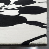 Safavieh Soho 5'-0" x 8'-0" Rug in Black / White