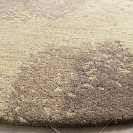 Safavieh Soho 6'-0" x 6'-0" Rug in Sage / Multi