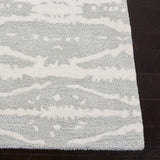 Safavieh Soho 3'-6" x 5'-6" Rug in Light Grey / Ivory