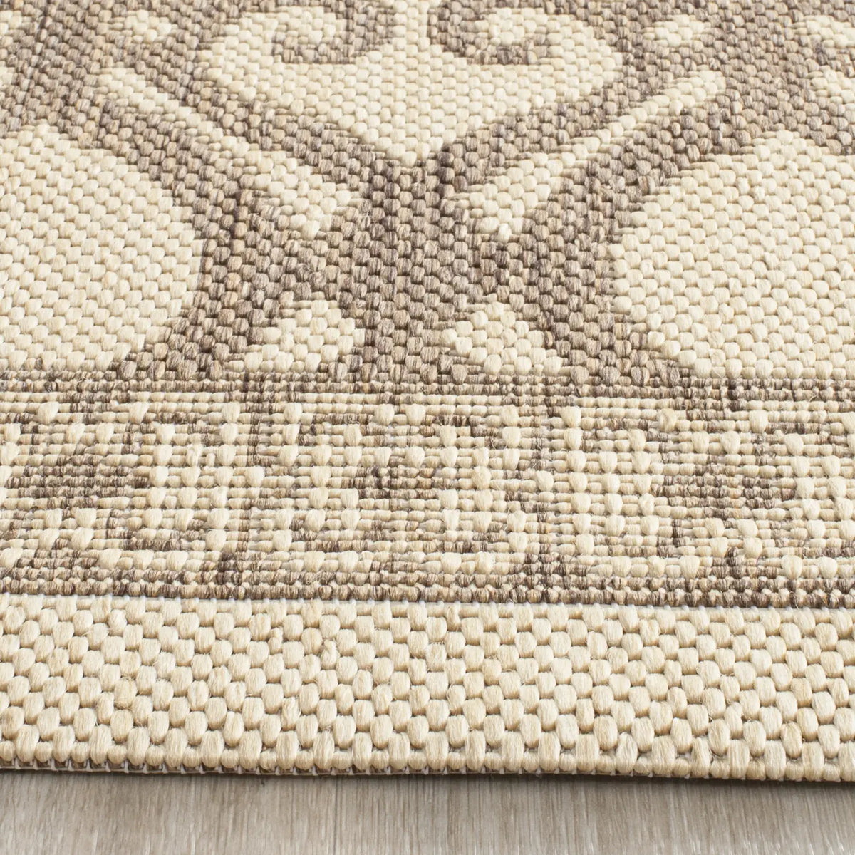 Safavieh Courtyard 2'-3" x 6'-7" Rug in Natural / Brown