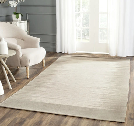Safavieh Kilim 5'-0" x 8'-0" Rug in Beige / Light Green
