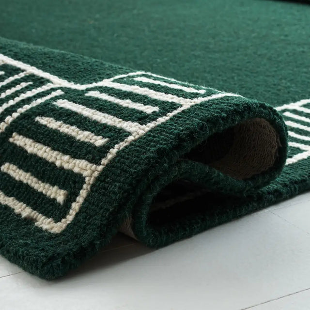 Safavieh Metro 5'-0" x 8'-0" Rug in Green / Ivory