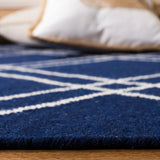 Safavieh Dhurries 5'-0" x 8'-0" Rug in Navy / Ivory