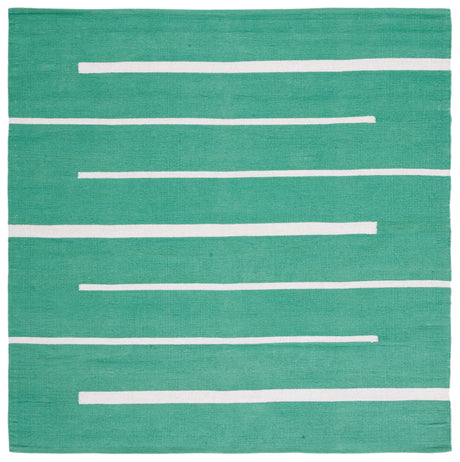 Safavieh Montauk 6'-0" x 6'-0" Rug in Dark Green / Ivory