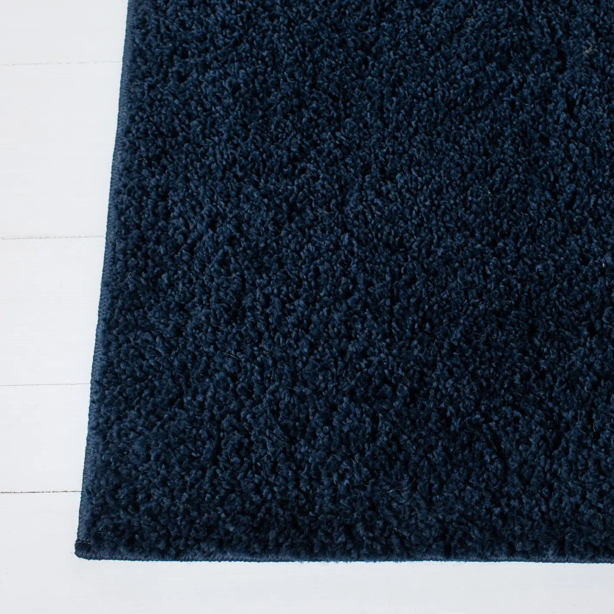Safavieh August Shag 500 4'-0" x 6'-0" Rug in Navy
