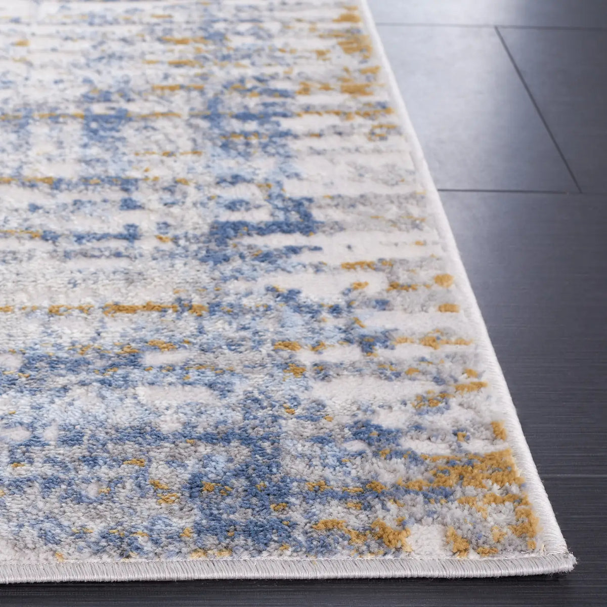 Safavieh Palma 4'-0" x 6'-0" Rug in Beige / Light Blue