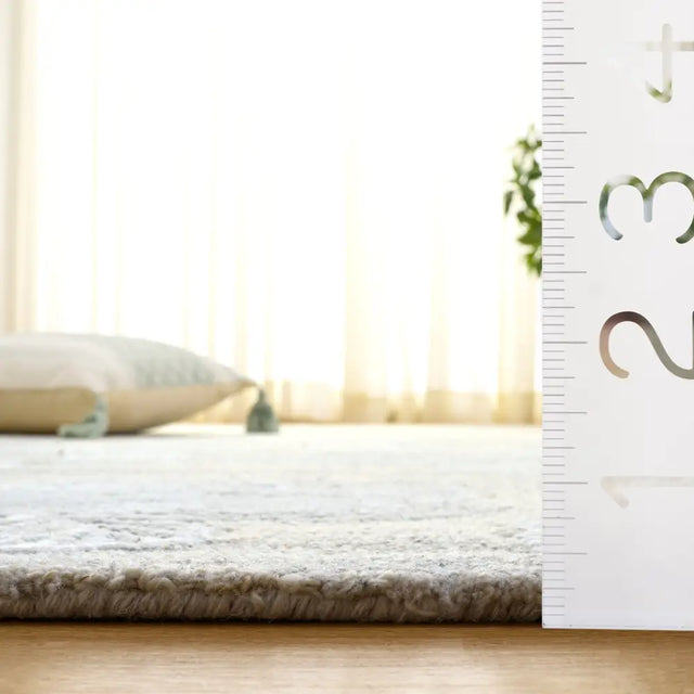 Safavieh Glamour 5'-0" x 8'-0" Rug in Grey / Ivory