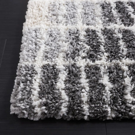 Safavieh Fontana Shag  800 4'-0" x 6'-0" Rug in Ivory / Grey