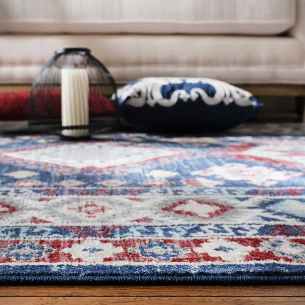 Safavieh Kazak 100 5'-3" x 7'-6" Rug in Navy / Red