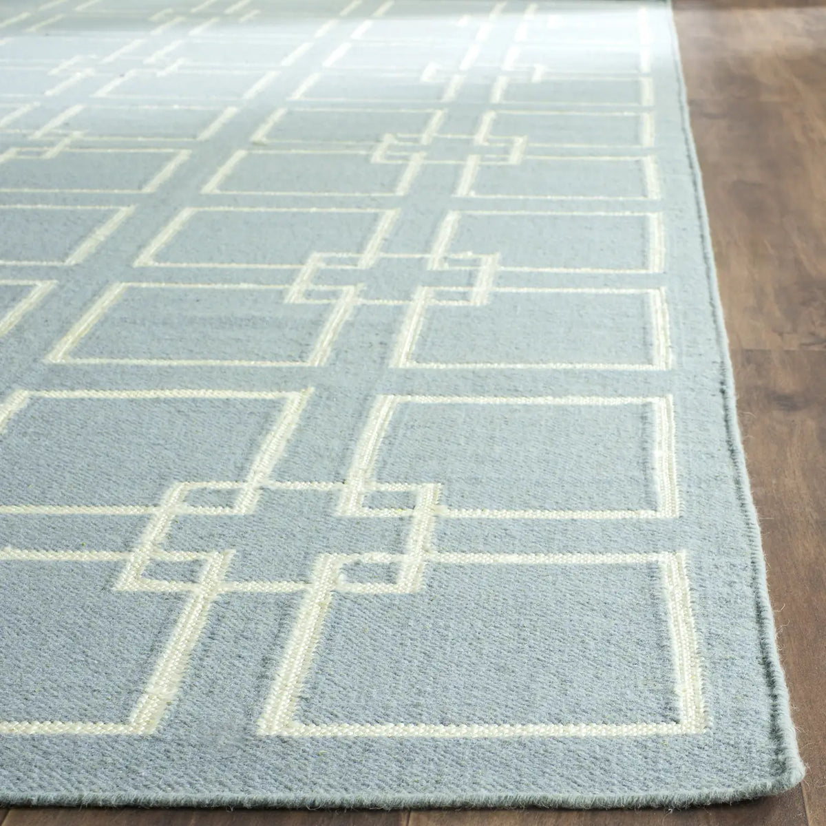 Safavieh Martha Stewart 8'-0" x 10'-0" Rug in Geyser Blue
