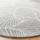 Safavieh Micro-Loop 5'-0" x 5'-0" Rug in Grey / Ivory