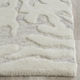 Safavieh Bella 2'-3" x 7'-0" Rug in Silver / Ivory
